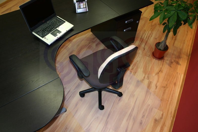 Mata pod krzesło DOTTS na podłogę 140x60 miękka ergonomiczna Mata pod krzesło DOTTS na podłogę 140x60 miękka ergonomiczna